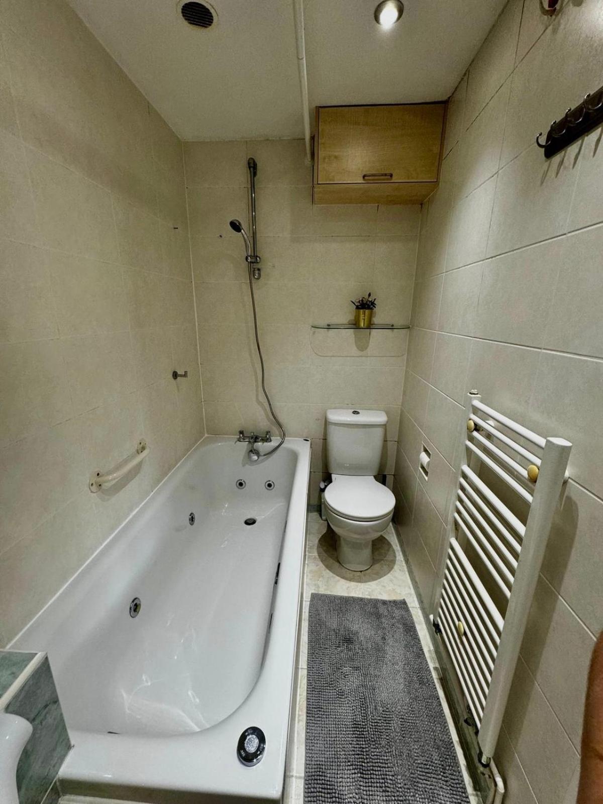 Amazing En-Suite Apartment In Finchley Central London Exterior photo